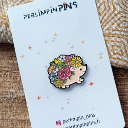 pin's hérisson fleuri avec carte